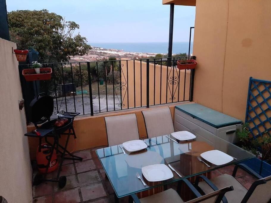 3 Bedroom Home With Amazing Views & Outdoor Spaces Manilva Εξωτερικό φωτογραφία